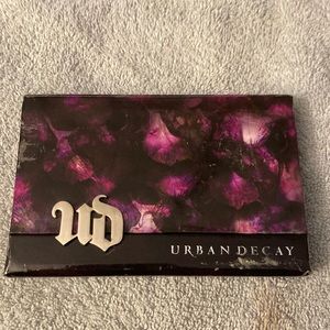 Urban Decay eyeshadow palette